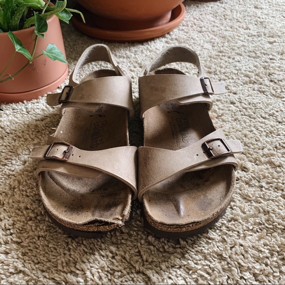 Birkis Tan w/ Copper Buckles Vegan Birkenstock’s - Picture 2 of 10